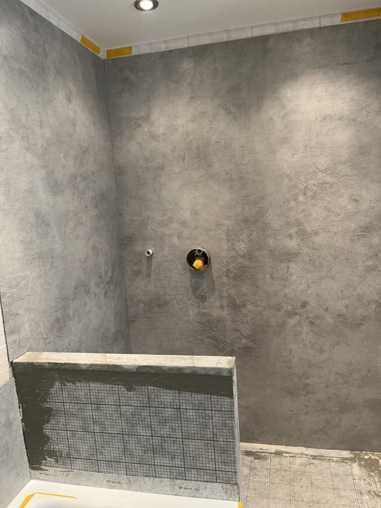 Bäder in grauer Steinoptik – Projektaufnahme 14