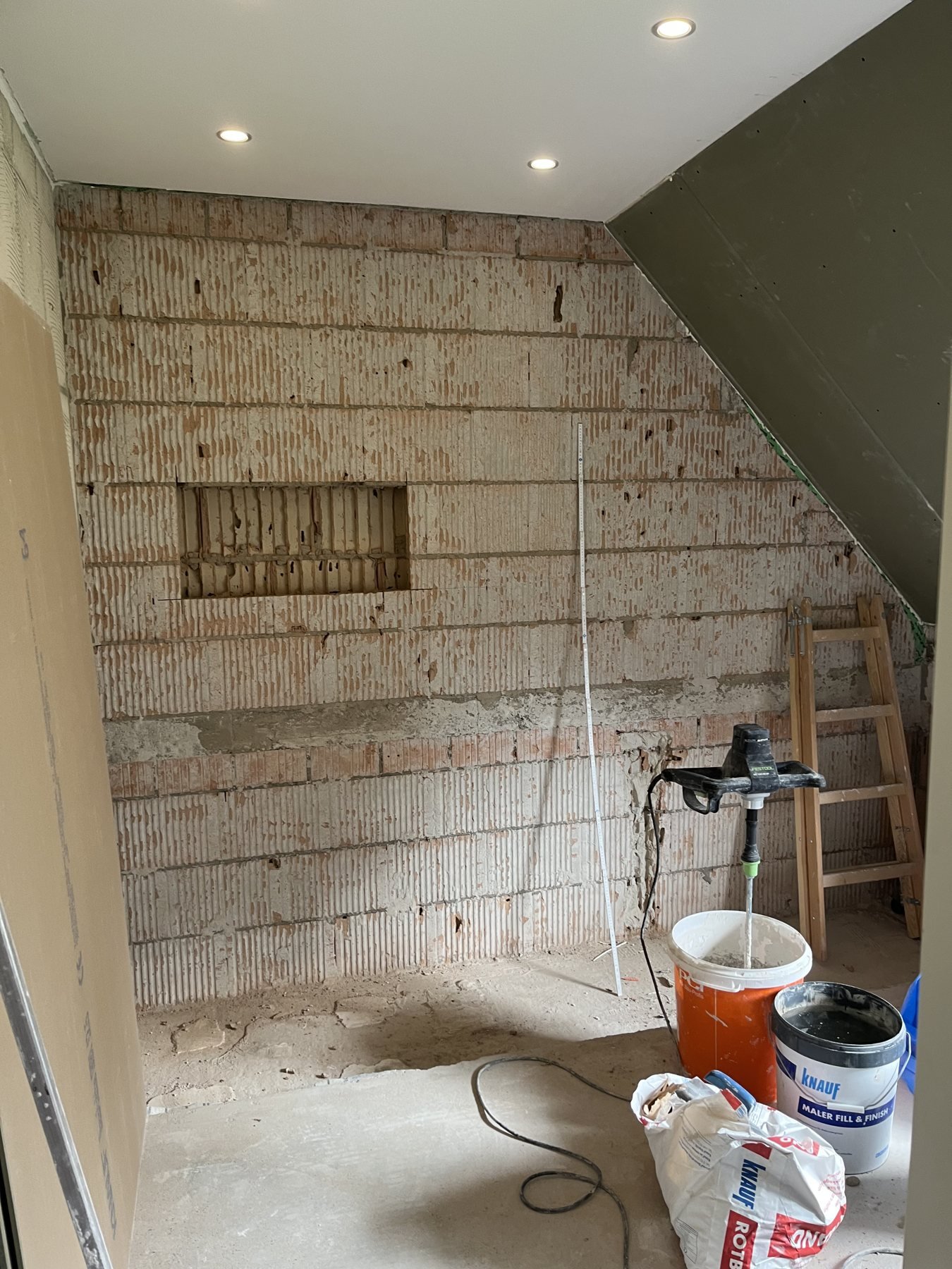 Marmoroptik mit Lichtnischen – Projektaufnahme 11