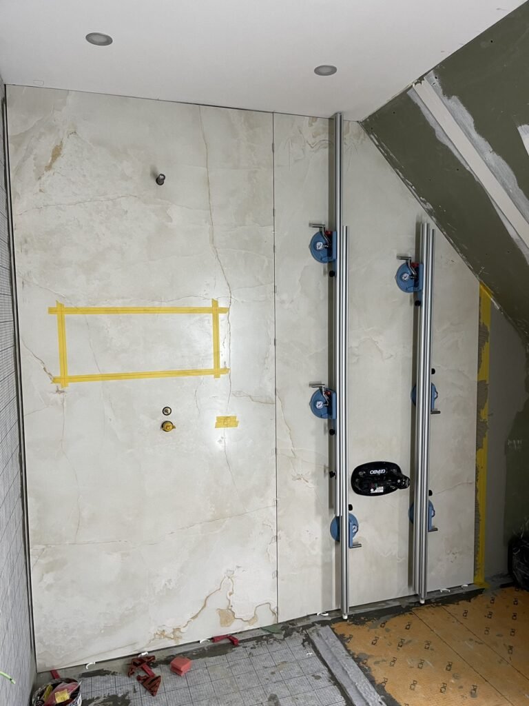 Marmoroptik mit Lichtnischen – Projektaufnahme 13