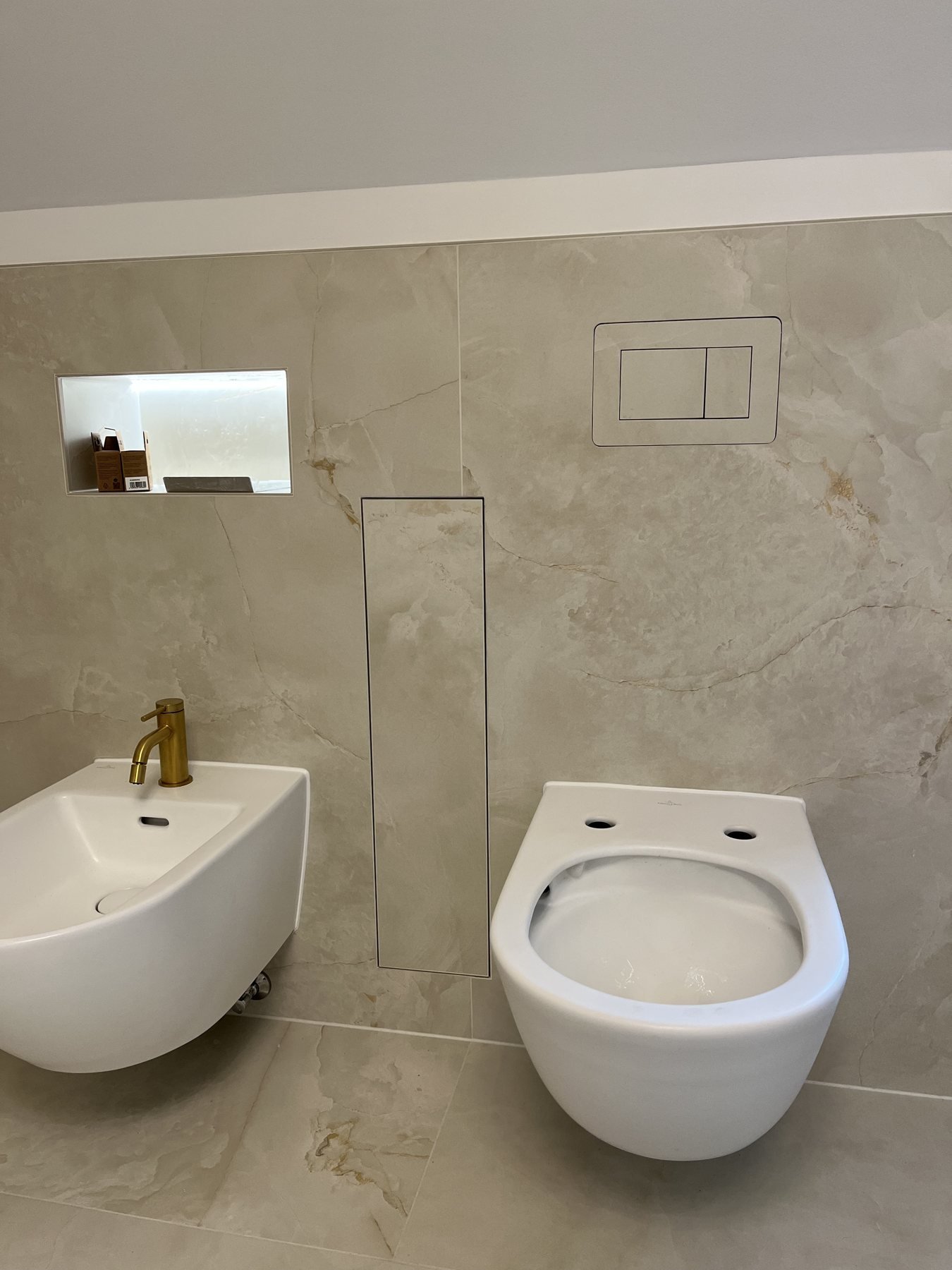 Marmoroptik mit Lichtnischen – Projektaufnahme 24